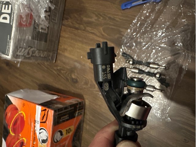 CJ5G9F593AA FORD Топливные форсунки купить в Запорожье