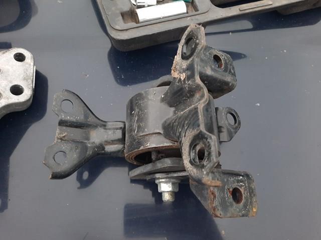 Левая опора двигателя MN101574 MITSUBISHI