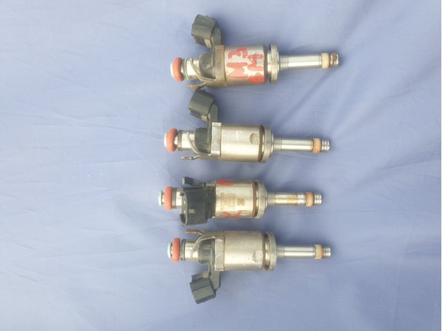 Форсунка впрыска топлива PE0113250B MAZDA