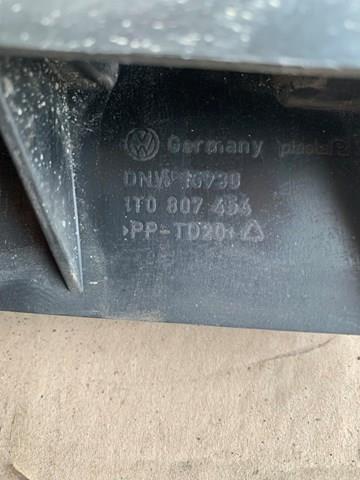 Крепление бамера правое 1T0807454 VAG