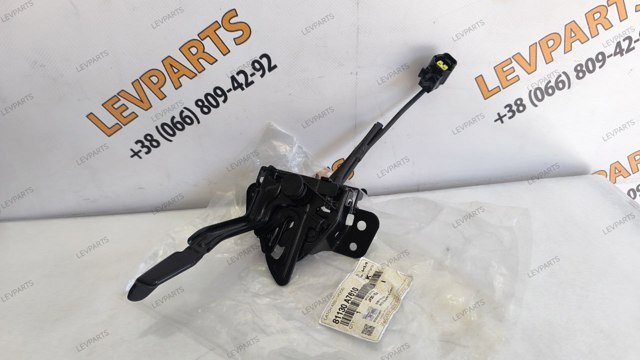 Запор капота (замок и привод замка капота) 81130A7610 HYUNDAI