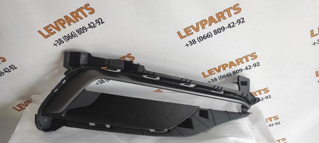 Решетка бампера переднего правая 86522C2300 HYUNDAI