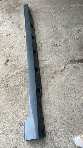 Накладка наружняя (молдинг) порога, правый 3G0853858F VAG
