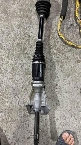 31607606027 BMW Полуось (привод) передняя левая купить в Украина