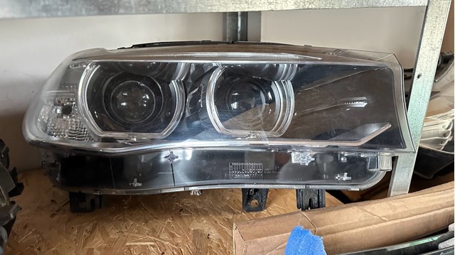 Вставка фары правой BMW X5