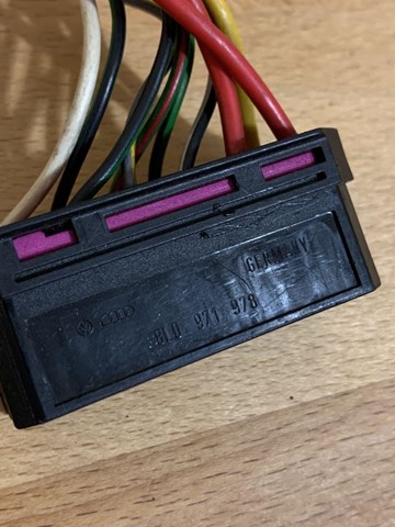 VAG 8L0971978 в наличии Запорожье