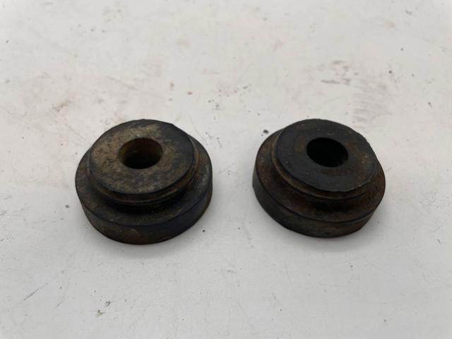 TOYOTA 9048040021 Подушка радиатора нижняя в наличии Чернигов