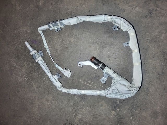 Левая шторка безопасности BHS257KN0B MAZDA