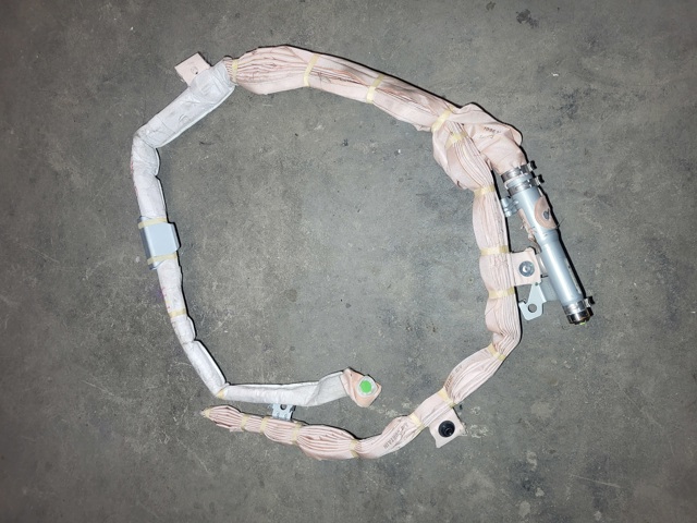 Шторка боковая правая GHK157KM0C MAZDA