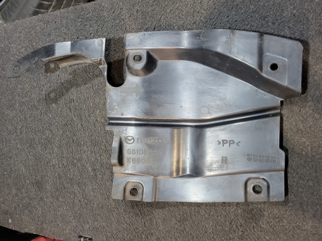 Защита двигателя, правая GS1D56341 MAZDA
