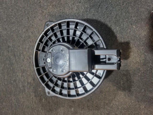 Вентилятор печки HB111D65102 MAZDA