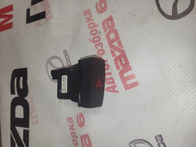 Кнопка аварийной сигнализации KD45664H0 MAZDA