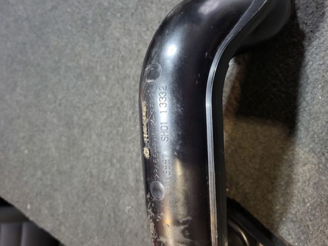 SH0113332 MAZDA Патрубок интеркулера купить в Украина