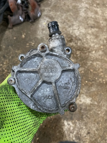 Насос вакуумный 03H145100C VAG