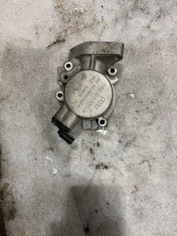 Насос вакуумный Audi A8 D3