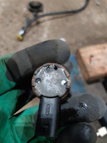 VAG 06K115243L Клапан фазорегулятора в наличии Полтава