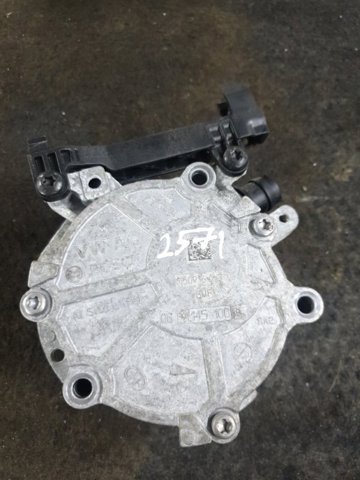 Вакуумный насос 06K145100AB VAG