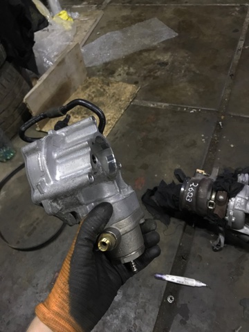 06L145100F Вакуумный насос купить Черкассы