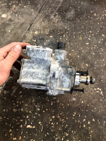 Механический вакуумный насос 11668618897 BMW