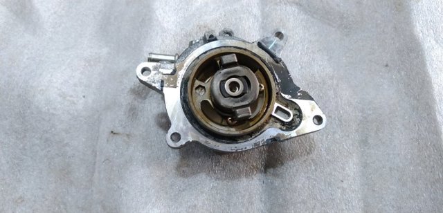 NISSAN 146505NA0A Насос вакуумный в наличии Черкассы
