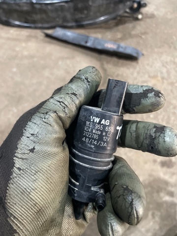 1K5955651 VAG Насос-мотор омывателя стекла переднего купить в Ровно