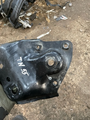 SUBARU 20216FL030 Кронштейн передней балки в наличии Украина