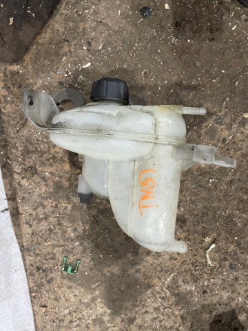 Водяной бачок системы охлаждения 217105NA0A NISSAN