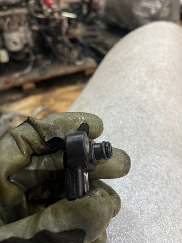 Датчик давления воздуха 22627AA510 SUBARU