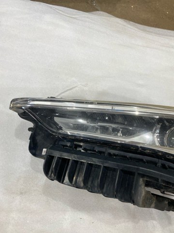 NISSAN 260605NA0A Левая фара в наличии Львов