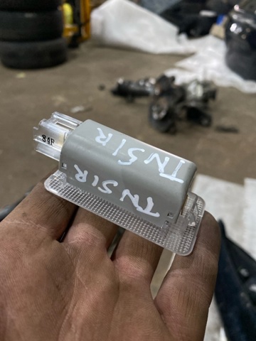 Плафон подсветки багажного отсека 26490ED000 NISSAN