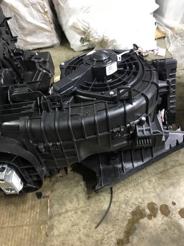NISSAN 272005NA0A Корпус вентилятора печки в наличии Одесса