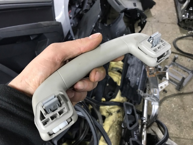 2G0857607ZA2 VAG Ручка крыши салона купить в Запорожье