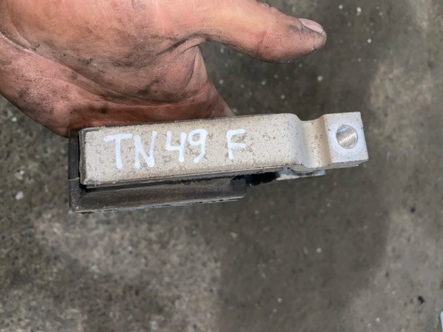 VOLVO 31330594 Подушка (опора) двигателя левая нижняя в наличии Ужгород