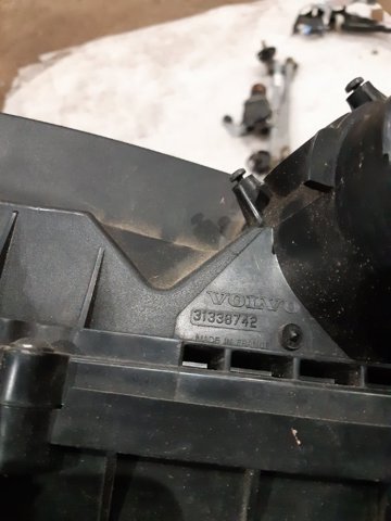 VOLVO 31338742 Корпус фильтра в наличии Ирпень