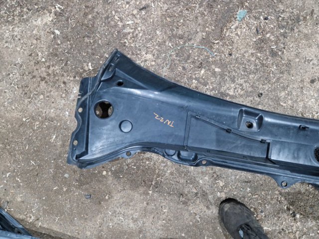 31352746 VOLVO Водосток лобового стекла, жабо купить в Павлоград