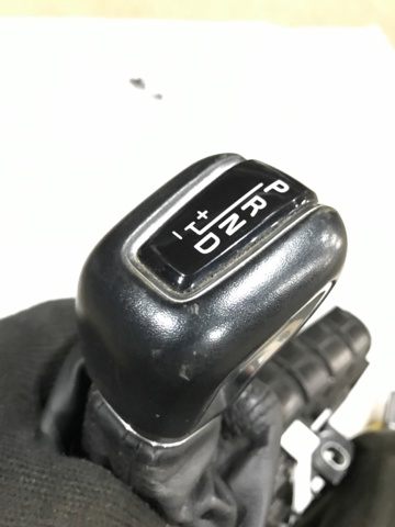 VOLVO 31367572 Ручка КПП в наличии Сумы