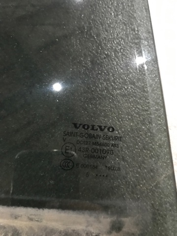 Окно задней двери 31371003 VOLVO