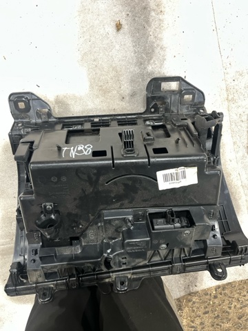 VOLVO 31393384 Ящик перчаточный (бардачок) в наличии Сумы