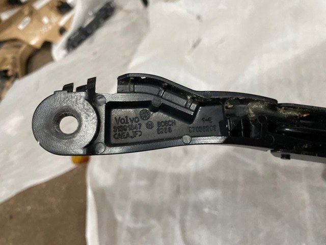 31395052 VOLVO Рычаг-поводок стеклоочистителя лобового стекла купить в Павлоград