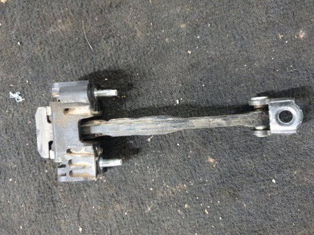 VOLVO 31395137 Ограничитель открывания двери передний в наличии Хмельницкий