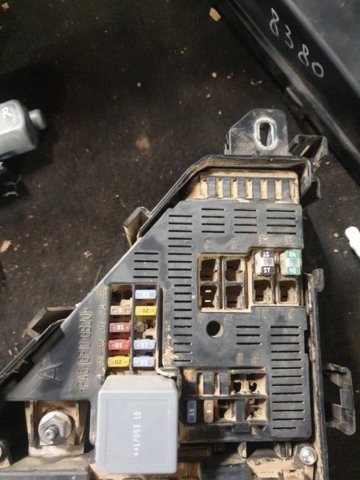 Коробка предохранителей 31398002 VOLVO
