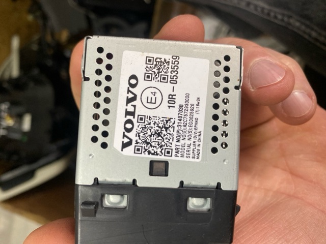 VOLVO 31407038 USB-разветвитель в наличии Черновцы
