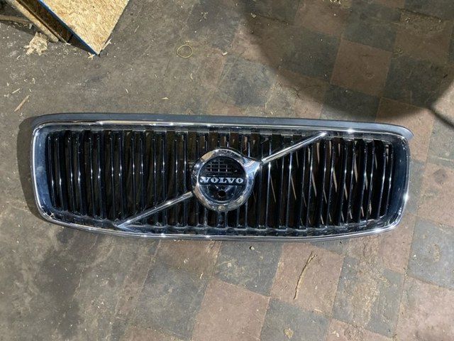 Решетка радиатора 31425931 VOLVO