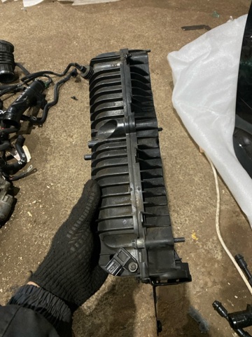 Коллектор впускной 31431777 VOLVO