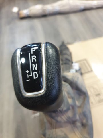 Ручка рычага коробки передач 31437770 VOLVO