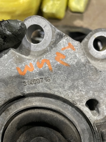 31460716 VOLVO Подушка (опора) двигателя левая купить в Запорожье