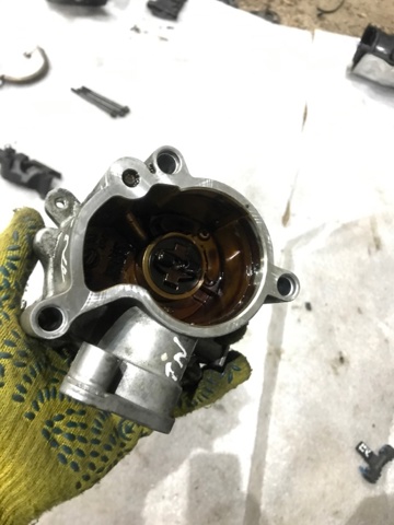 VOLVO 31480558 Насос вакуумный в наличии Павлоград