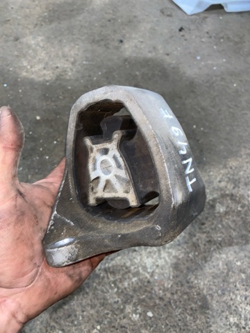 Подушка (опора) двигателя, задняя правая 31480564 VOLVO