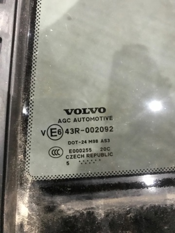 31651873 VOLVO Стекло-форточка двери задней левой купить в Киев