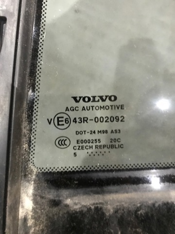 31651873 VOLVO Стекло-форточка двери задней левой купить в Житомир